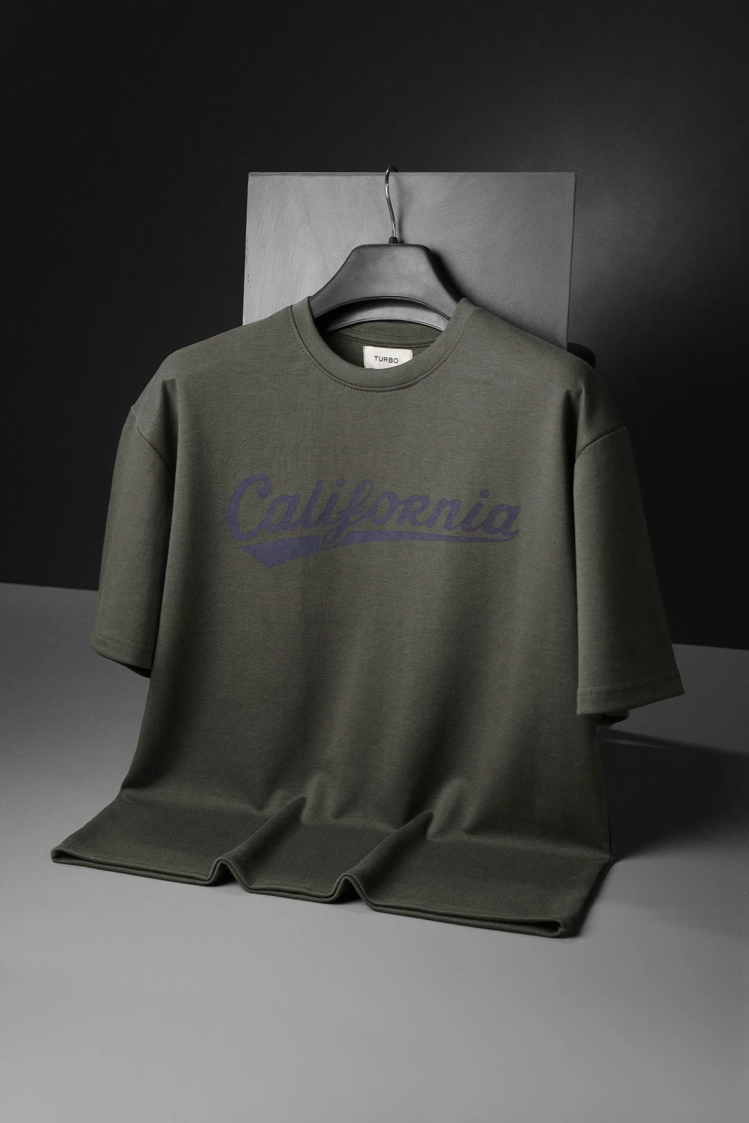 California Relaxed Graphic Oversize Tee In Dark Grey - Image 3