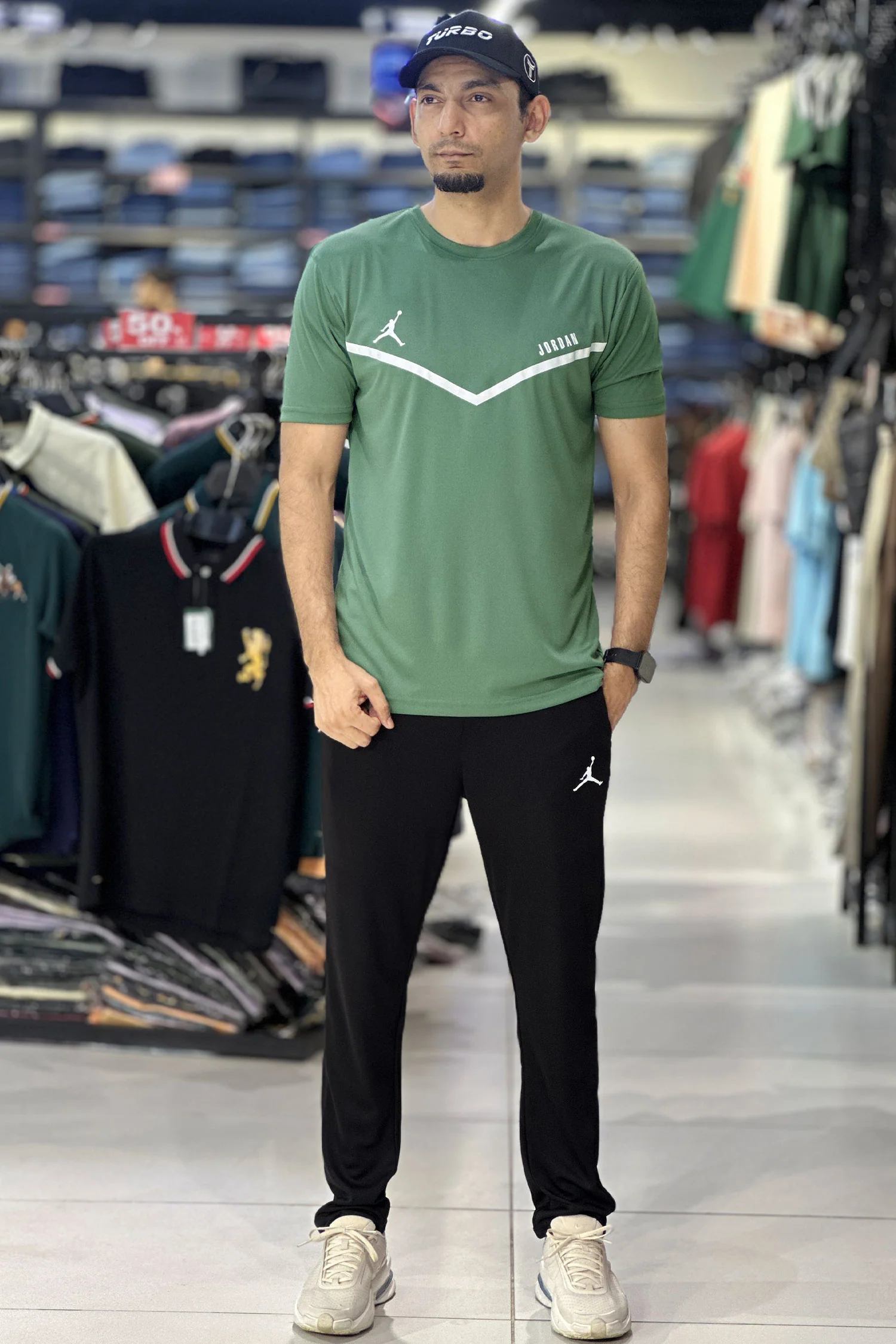 Jrdn Flight Arched Wordmark Men's Tracksuit - Image 4