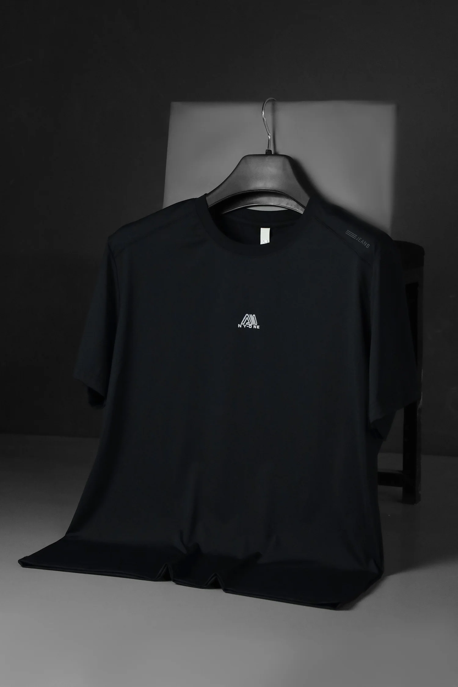 Mens Quiet Comfort Round Neck T-shirt - Image 11