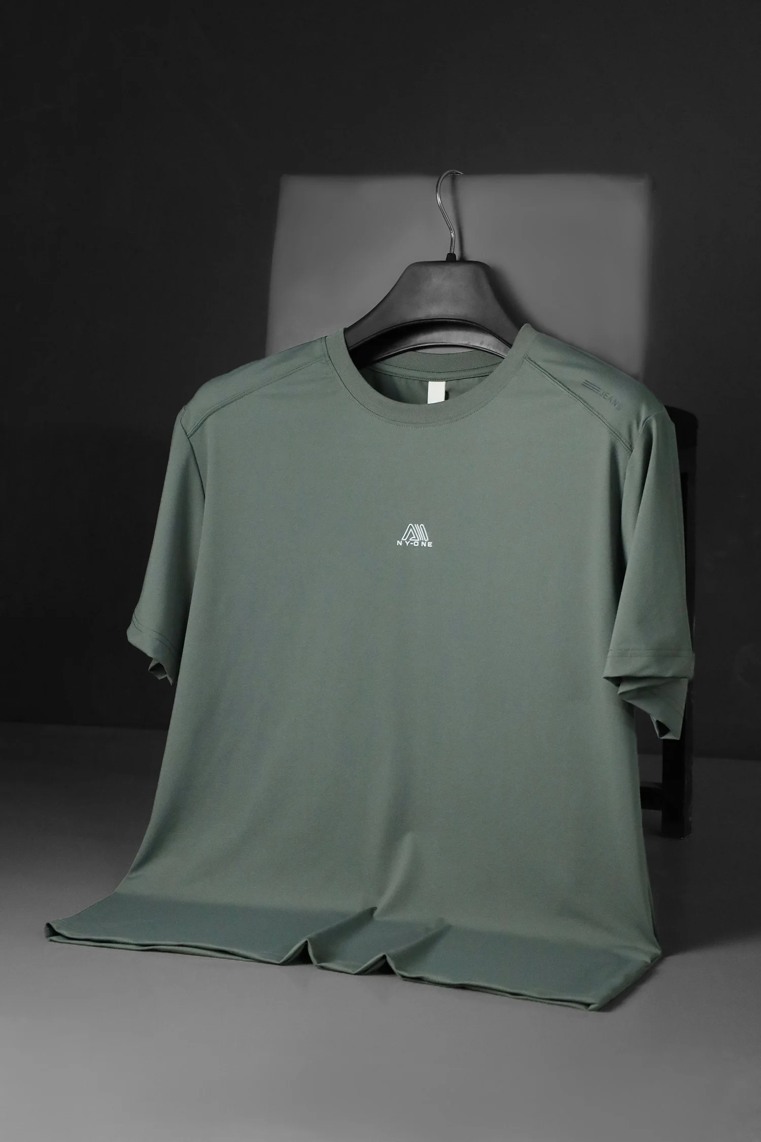 Mens Quiet Comfort Round Neck T-shirt - Image 5
