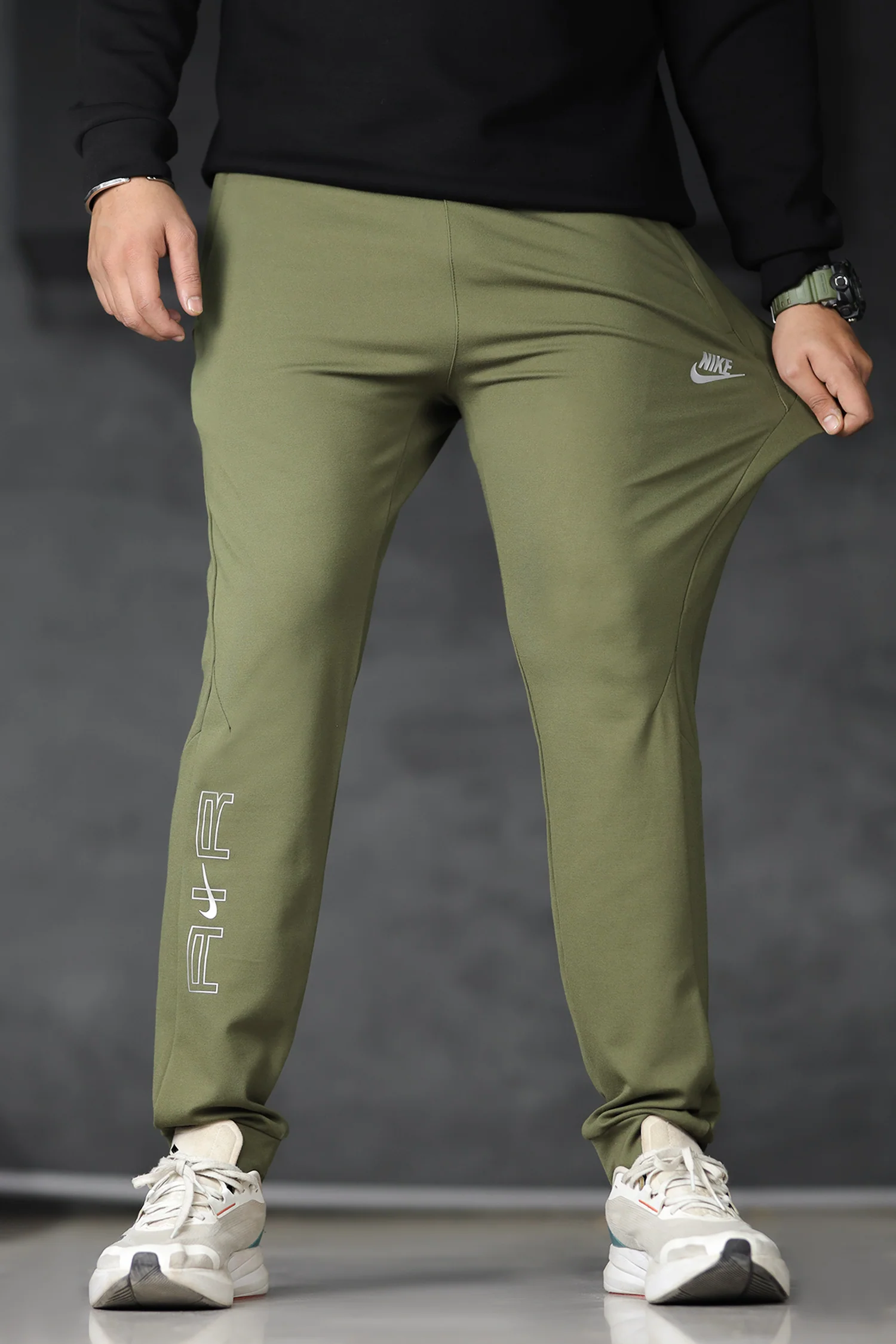Nke 'Running Club' Grip Style Slim-Fit Trouser - Image 4