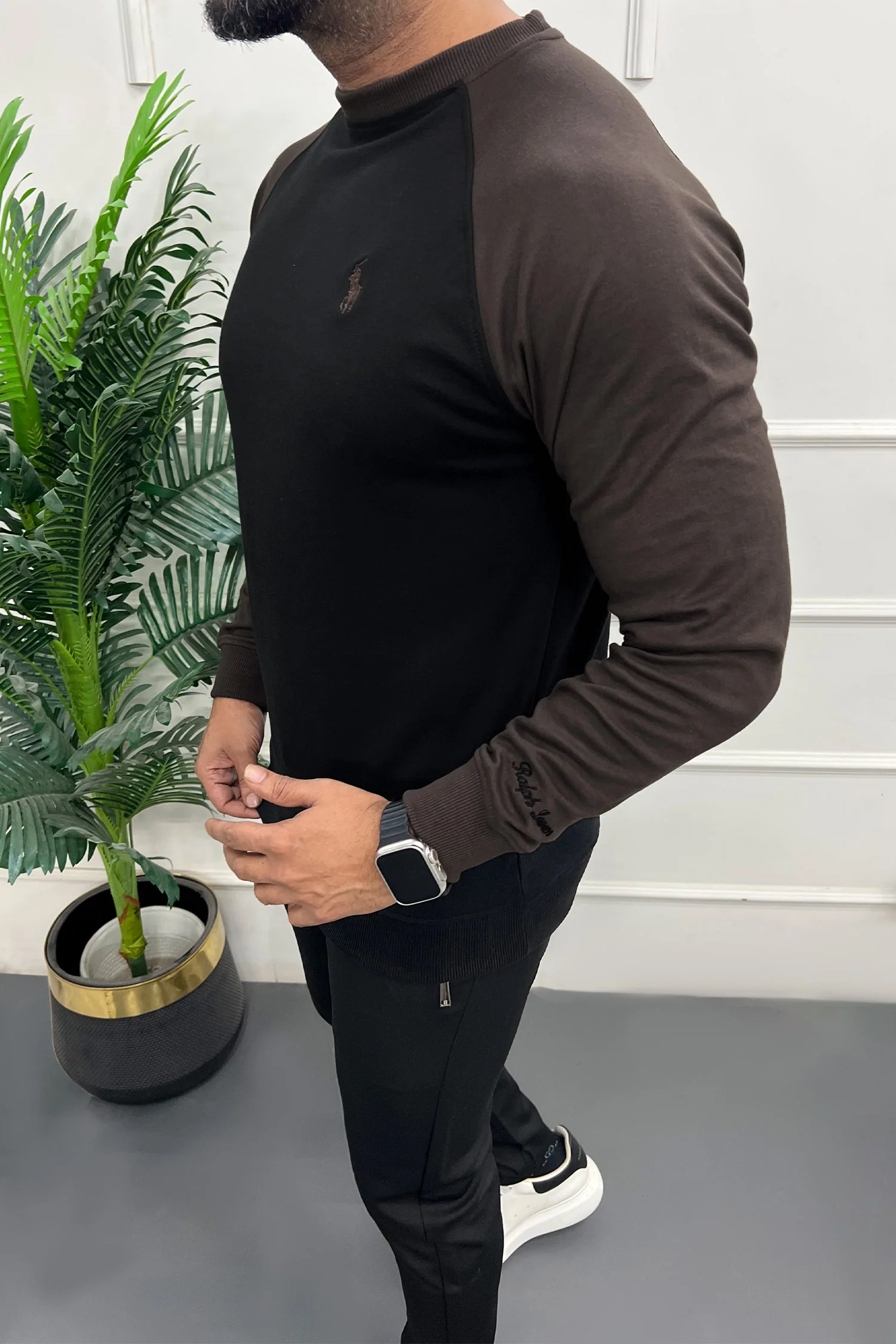 Rph Lren Raglan Pullover Round Neck Imported Men's Sweatshirt In Black - Image 3