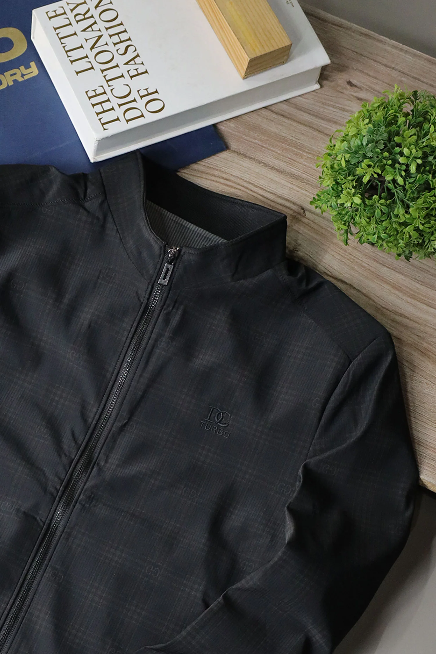 Square Pattern Lines Imported Light Weight Jacket In Black - Image 3