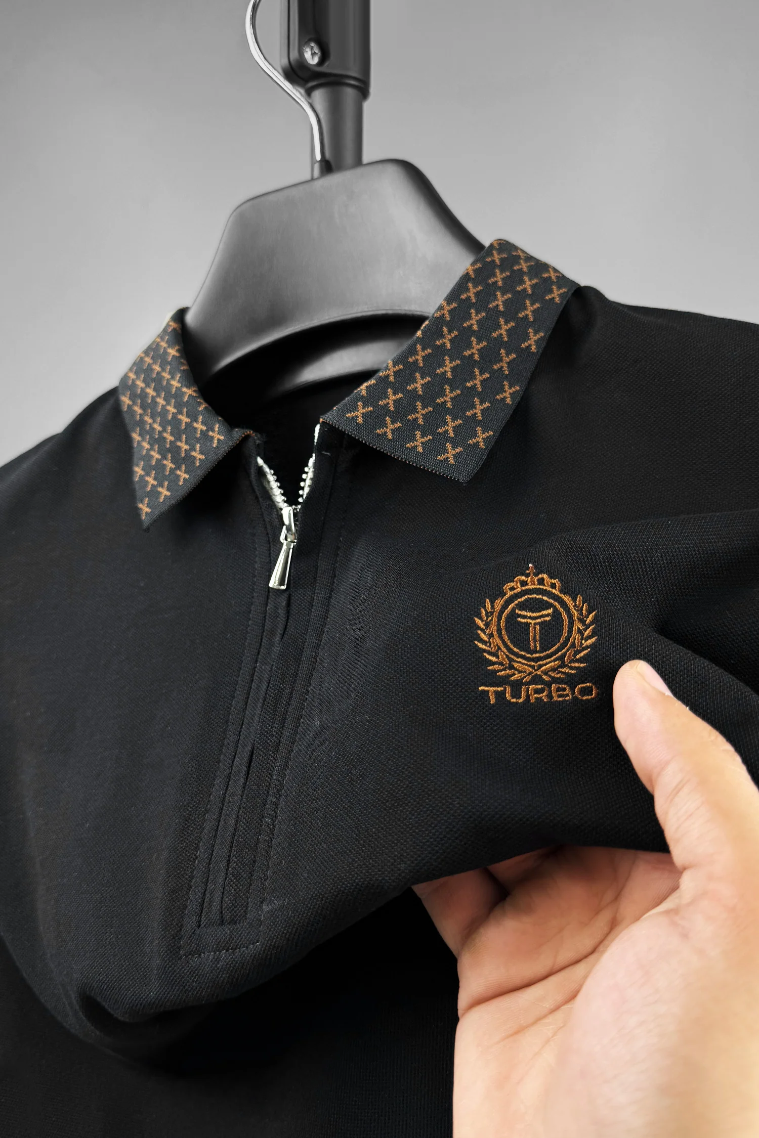 Turbo Abstract Zip Collar Men's Polo Shirt In Black