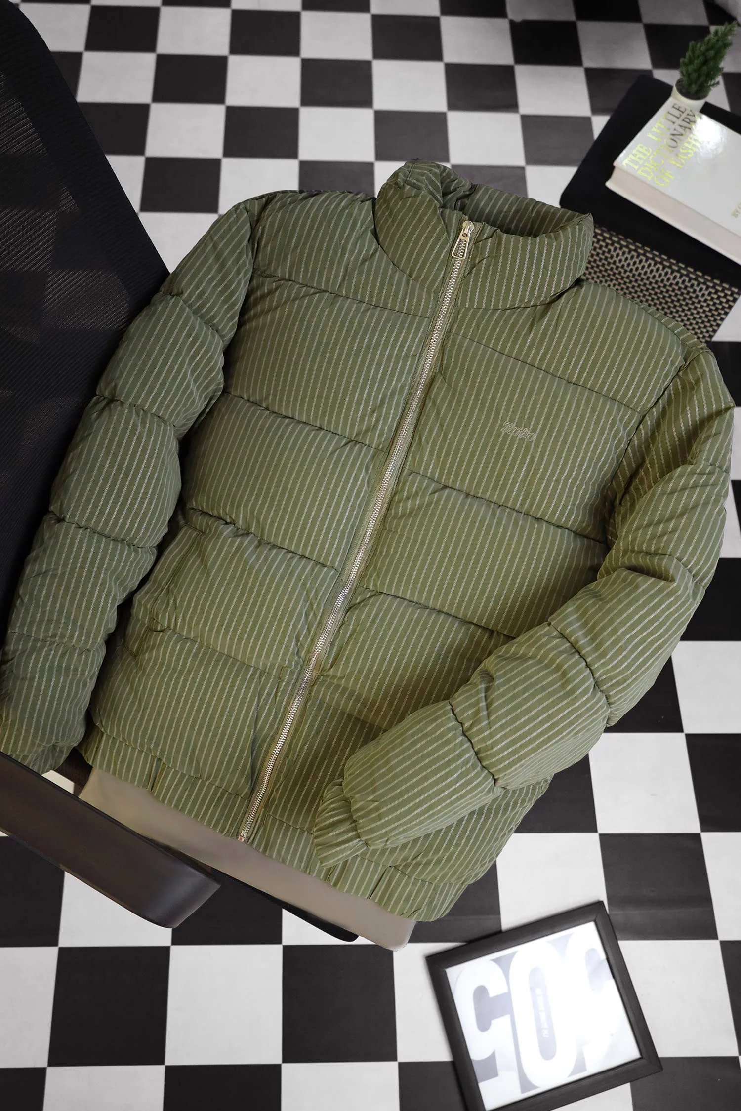 Turbo Lining Pattern Style Men's Imported Puffer Jacket - Image 5