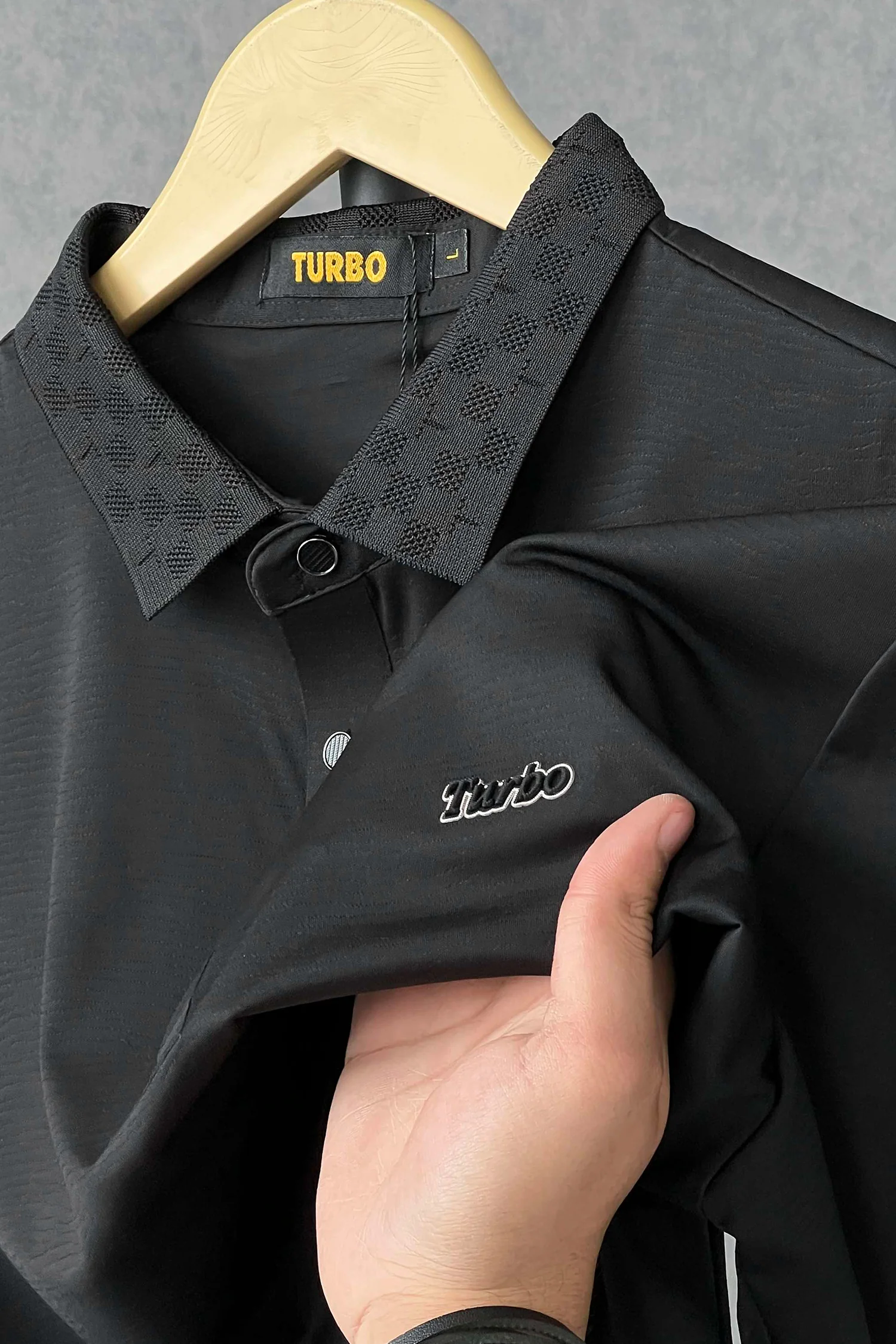 Turbo Luxury Breathable Stitchless Men's Polo Shirt In Black - Image 2