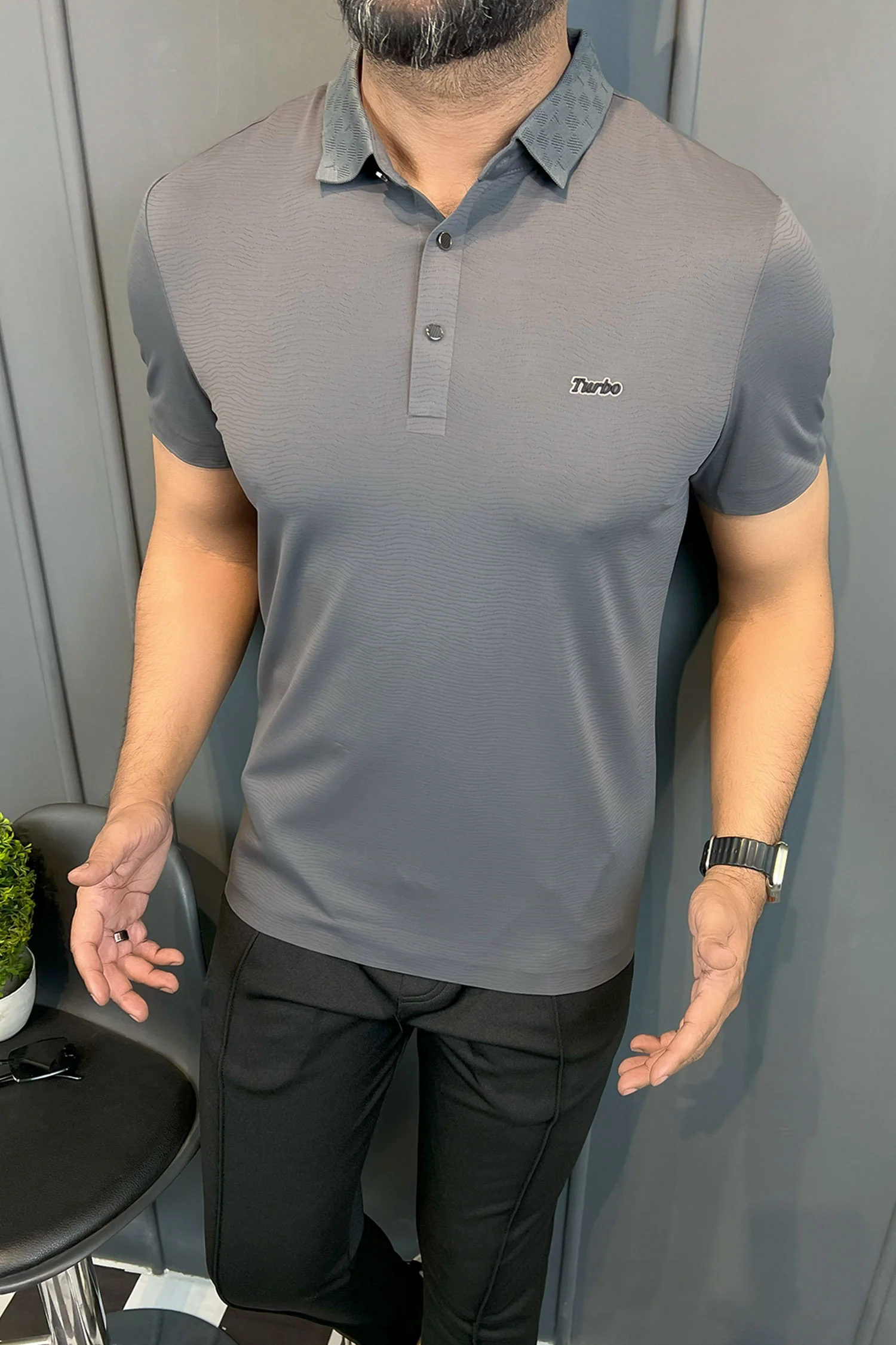 Turbo Luxury Breathable Stitchless Men's Polo Shirt - Image 4
