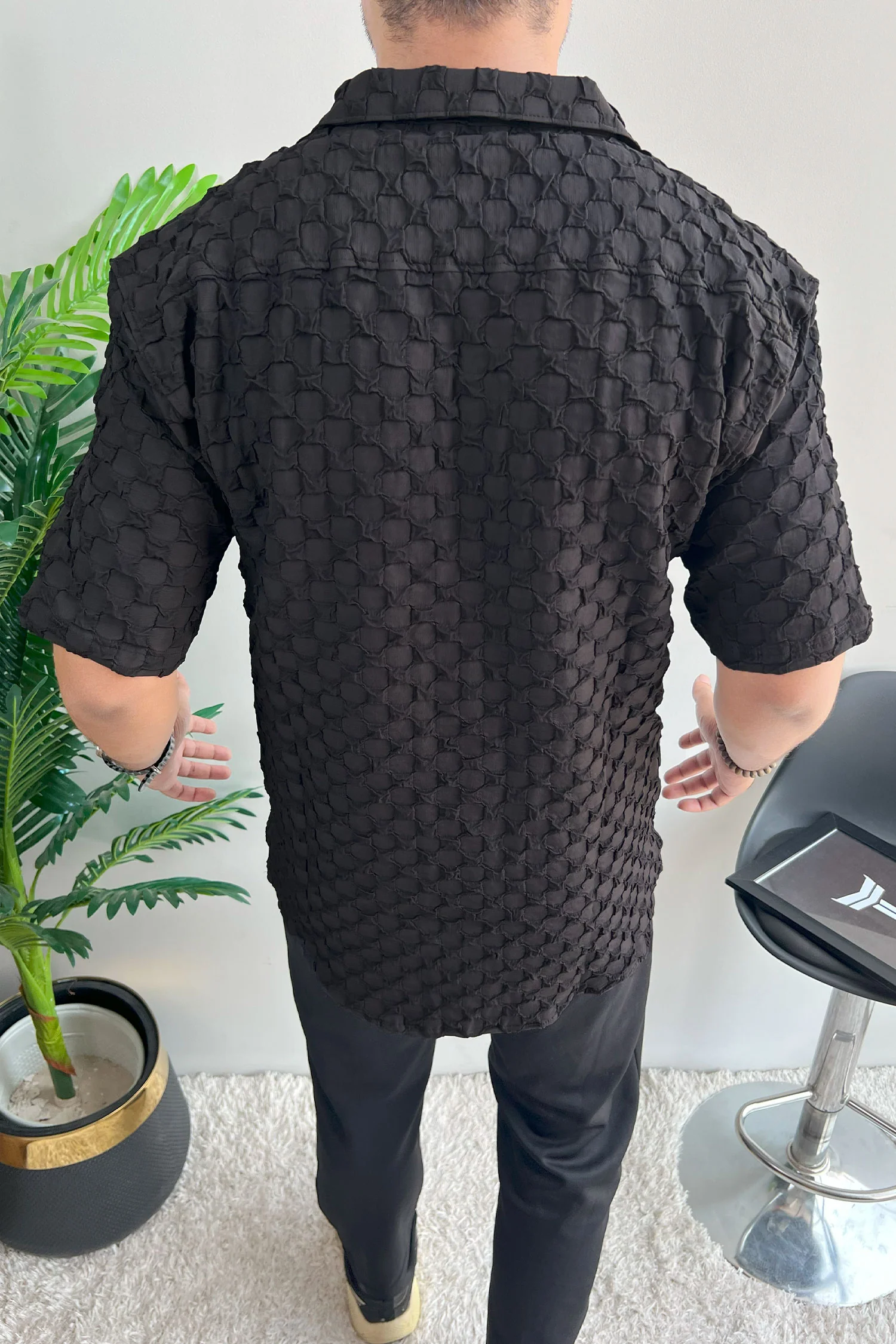 Turbo Puff Structured Pattern Casual Shirt In Black - Image 4
