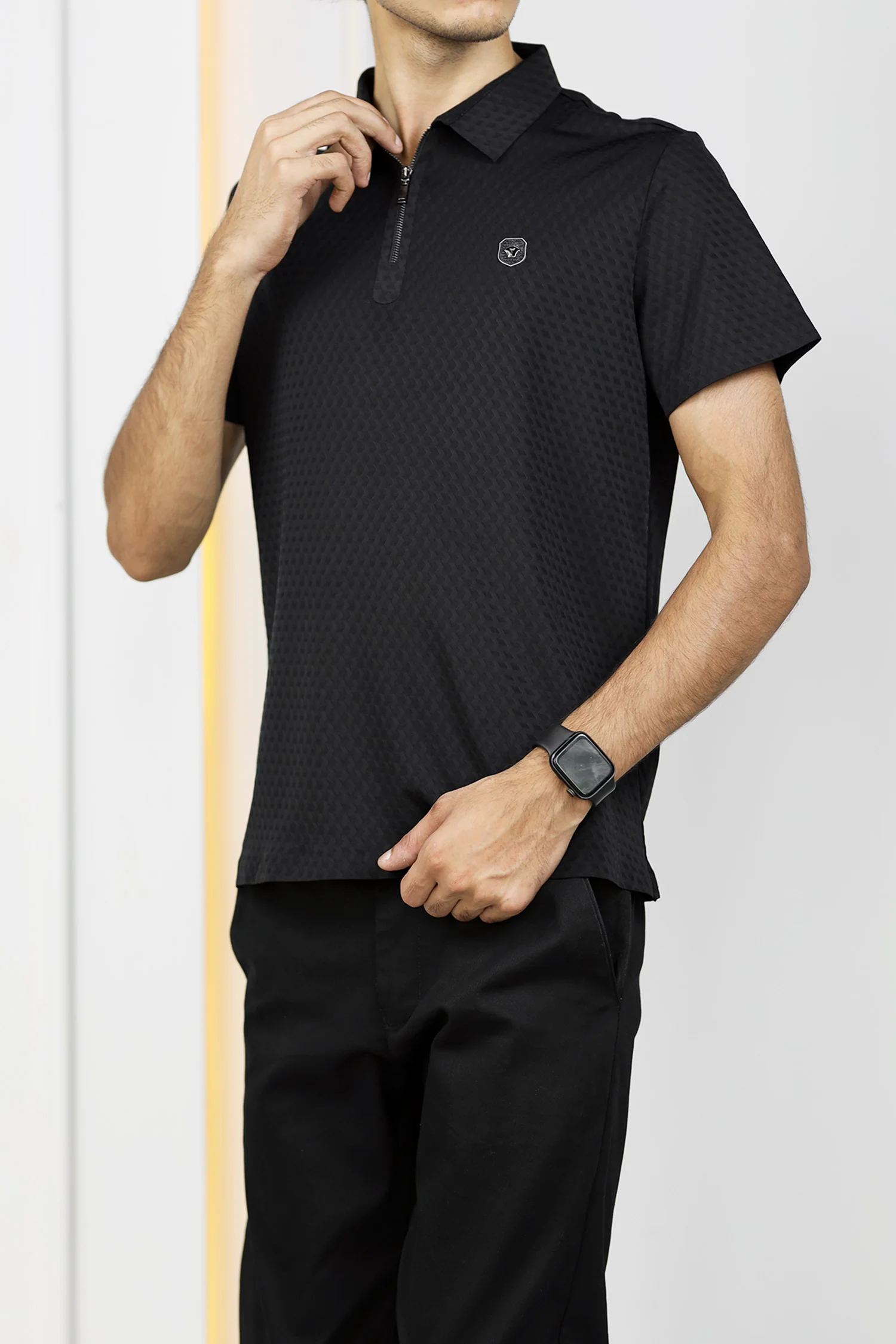 Turbo Tri-Angle Pattern Zip-Collar Men's Polo Shirt - Image 2