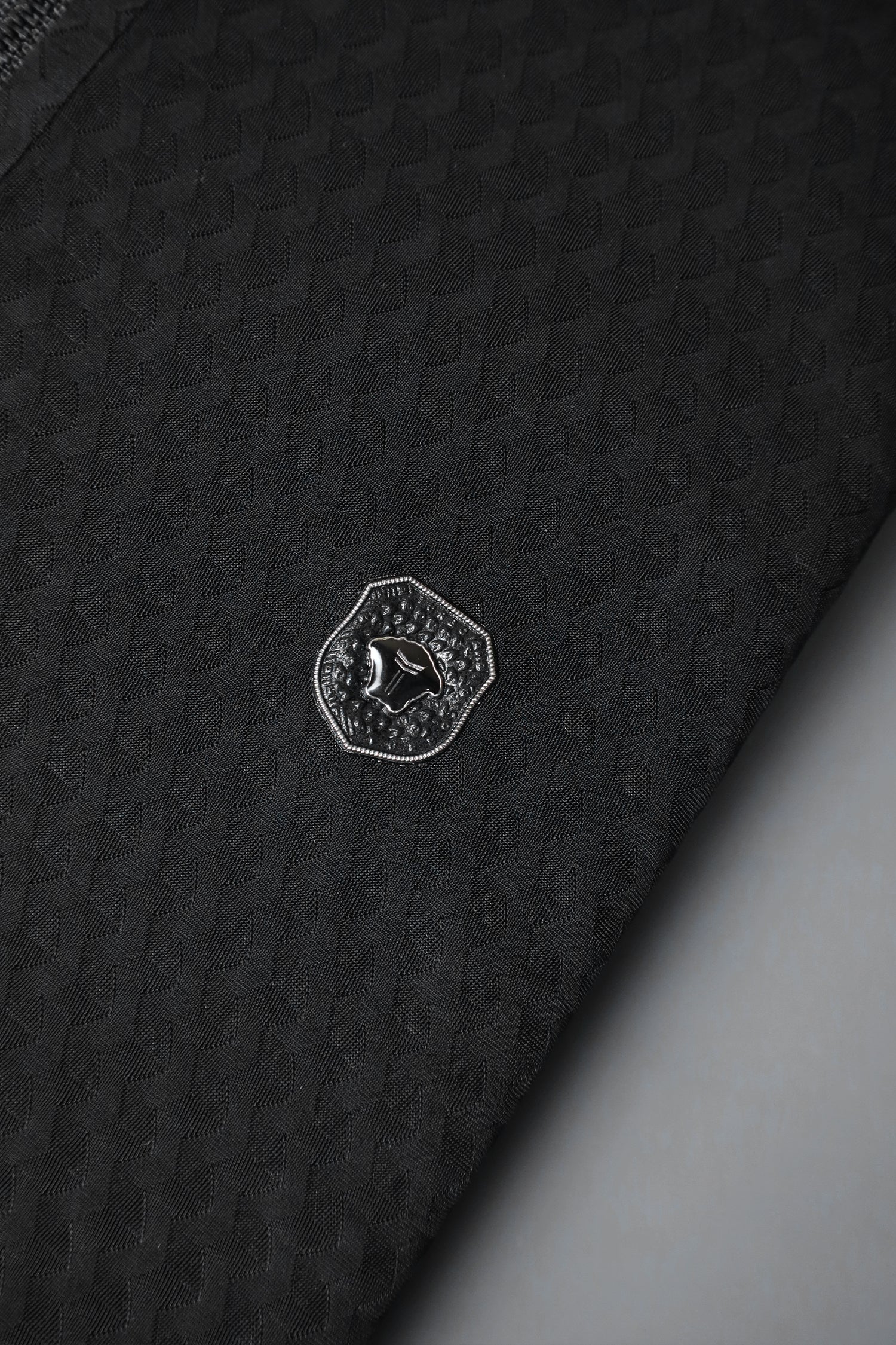 Turbo Tri-Angle Pattern Zip-Collar Men's Polo Shirt - Image 6