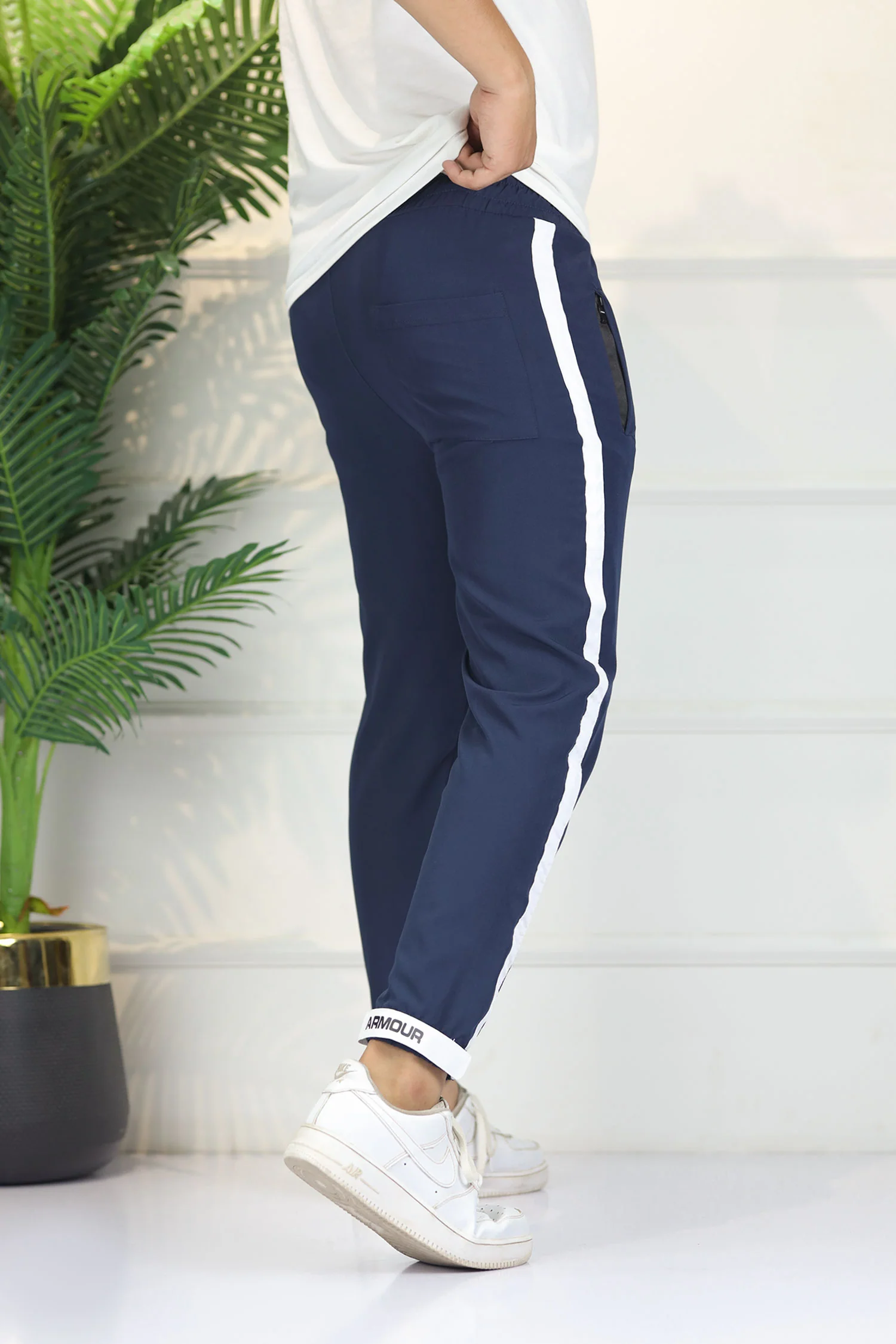 Undr Armr 'The Reveal' Cuff Logo & Sideline Micron Trouser - Image 16