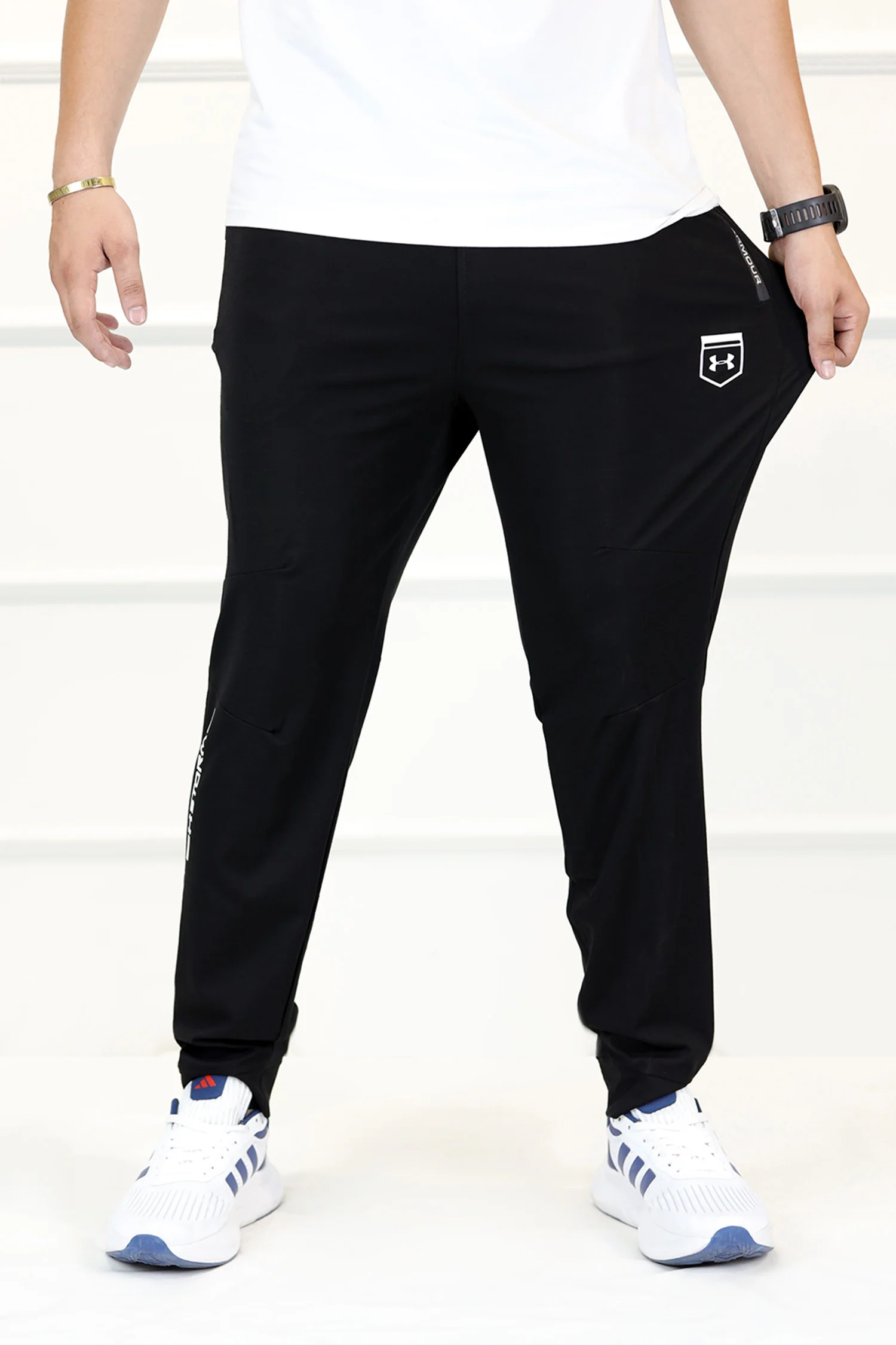 Undr Armr Meridan Athletic Zipper Pocket Sportswear Trouser In Black - Image 3