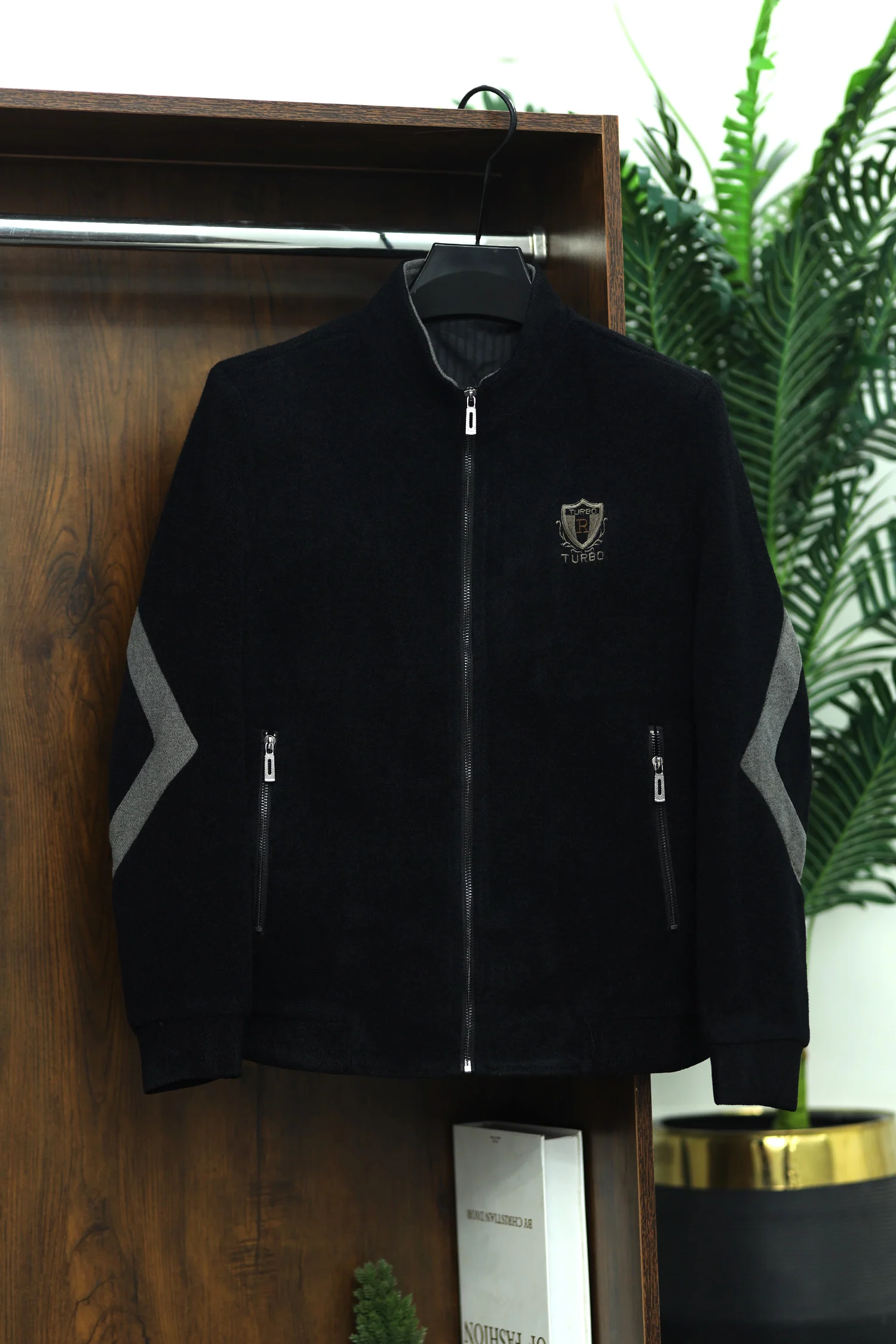 Front Logo Style Imported Men's Woollen Jacket - Image 9